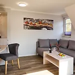R&r Strandhotel Otel 4*
