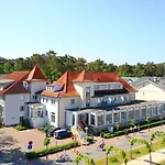 R&r Strandhotel Otel Baabe
