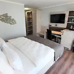 R&r Strandhotel Otel Baabe