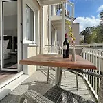 R&r Strandhotel Otel 4*