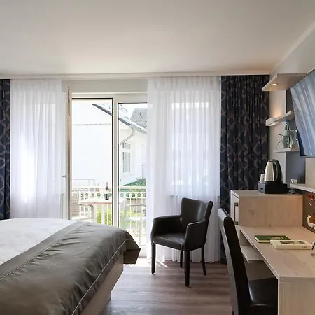 R&r Strandhotel Отель
