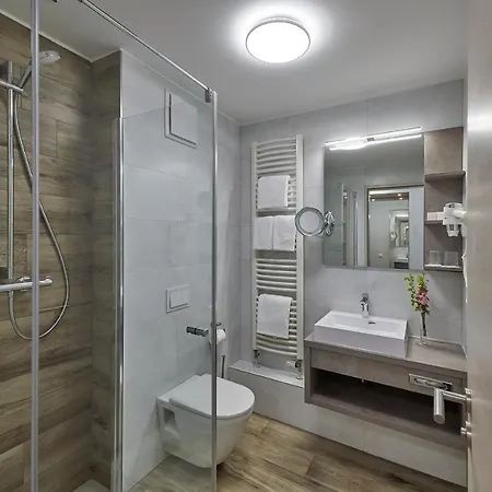 R&r Strandhotel Отель