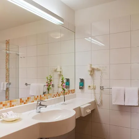 R&r Strandhotel Отель 4*