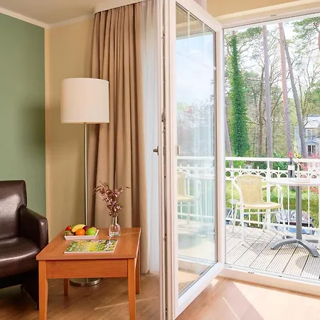 R&r Strandhotel Отель 4*