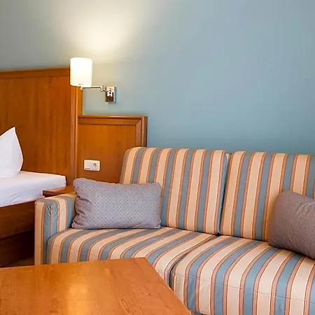R&r Strandhotel فندق