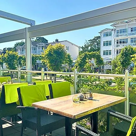 R&r Strandhotel Hotel
