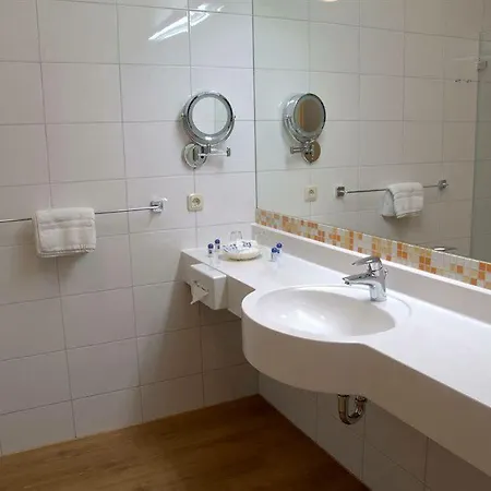 R&r Strandhotel Отель Бабе